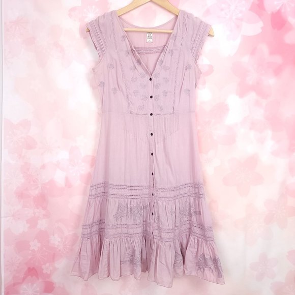 Free People Dresses & Skirts - Free People Dress Embroidered Pink Ruffle Hem Button Front SIze 2